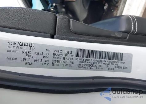 2017 Jeep Grand Cherokee Overland 4X4 z USA, uszkodzony, nr VIN 1C4RJFCG2HC864252